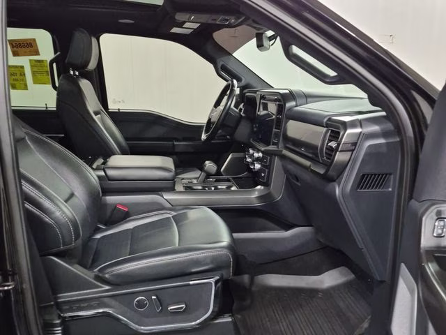 2024 Agate Black Metallic Ford F-150 Lariat 4X4 Truck