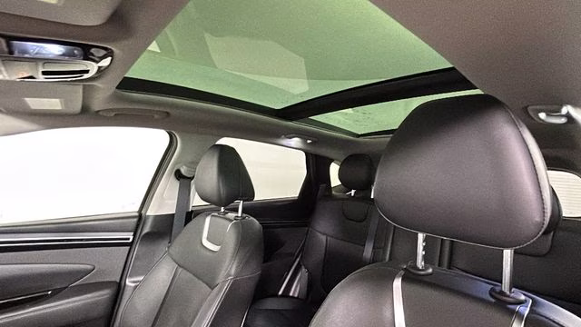 2023 Amazon Gray Hyundai Tucson Limited AWD SUV