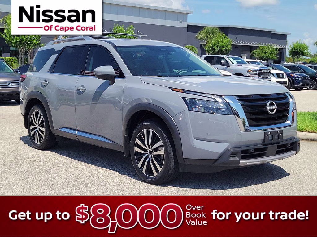 2025 Boulder Gray Pearl Nissan Pathfinder Platinum FWD SUV