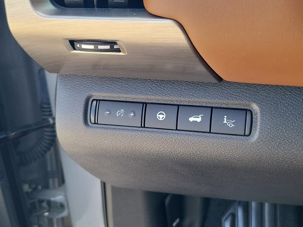 2025 Boulder Gray Pearl Nissan Pathfinder Platinum FWD SUV