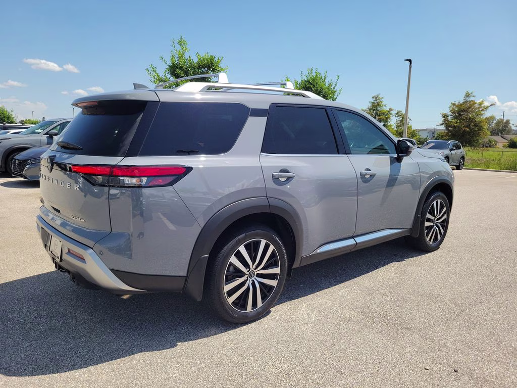 2025 Boulder Gray Pearl Nissan Pathfinder Platinum FWD SUV
