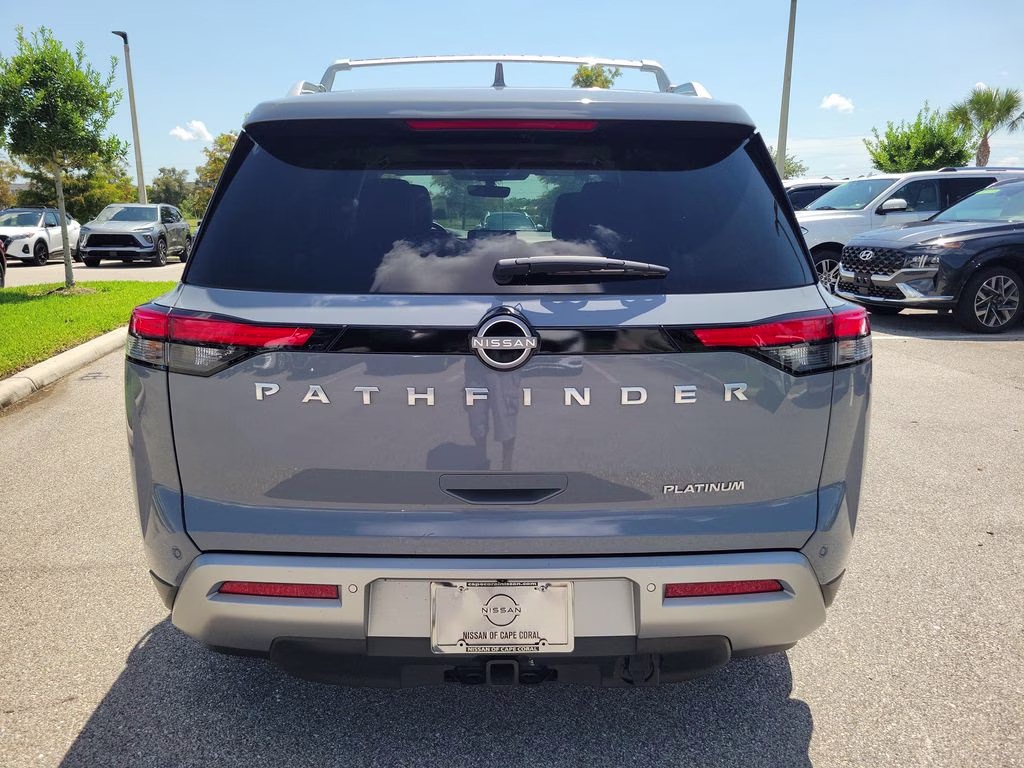 2025 Boulder Gray Pearl Nissan Pathfinder Platinum FWD SUV