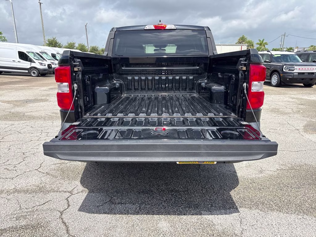 2022 Shadow Black Ford Maverick XL AWD Truck