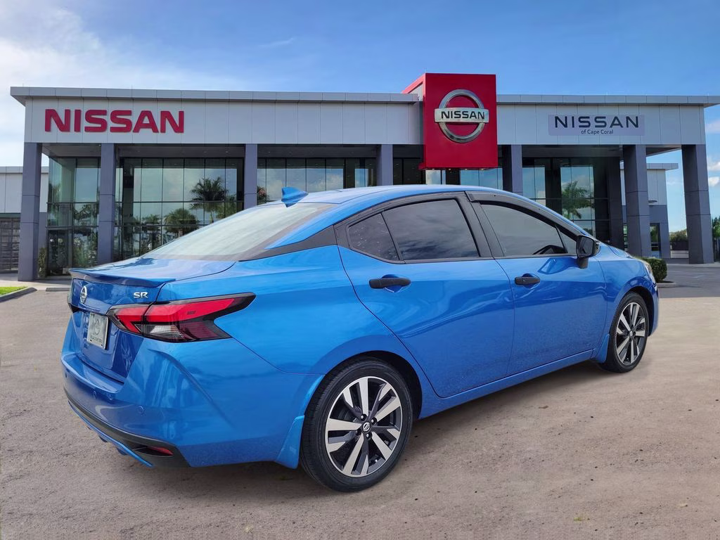 2020 Electric Blue Metallic Nissan Versa 1.6 SR FWD Sedan