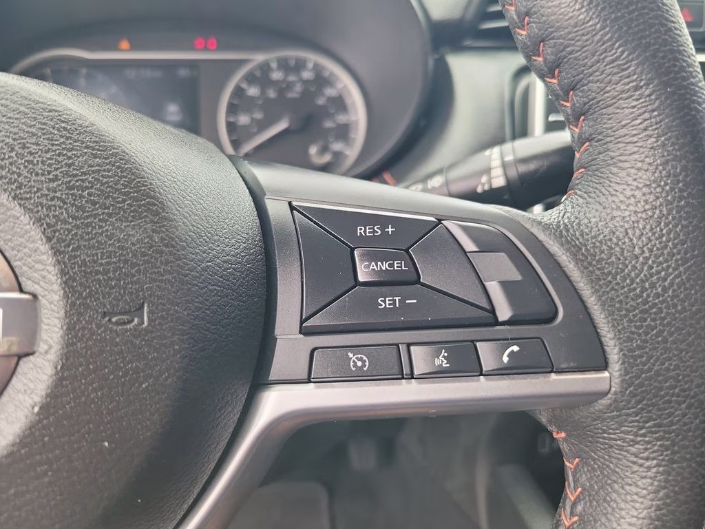 2020 Electric Blue Metallic Nissan Versa 1.6 SR FWD Sedan