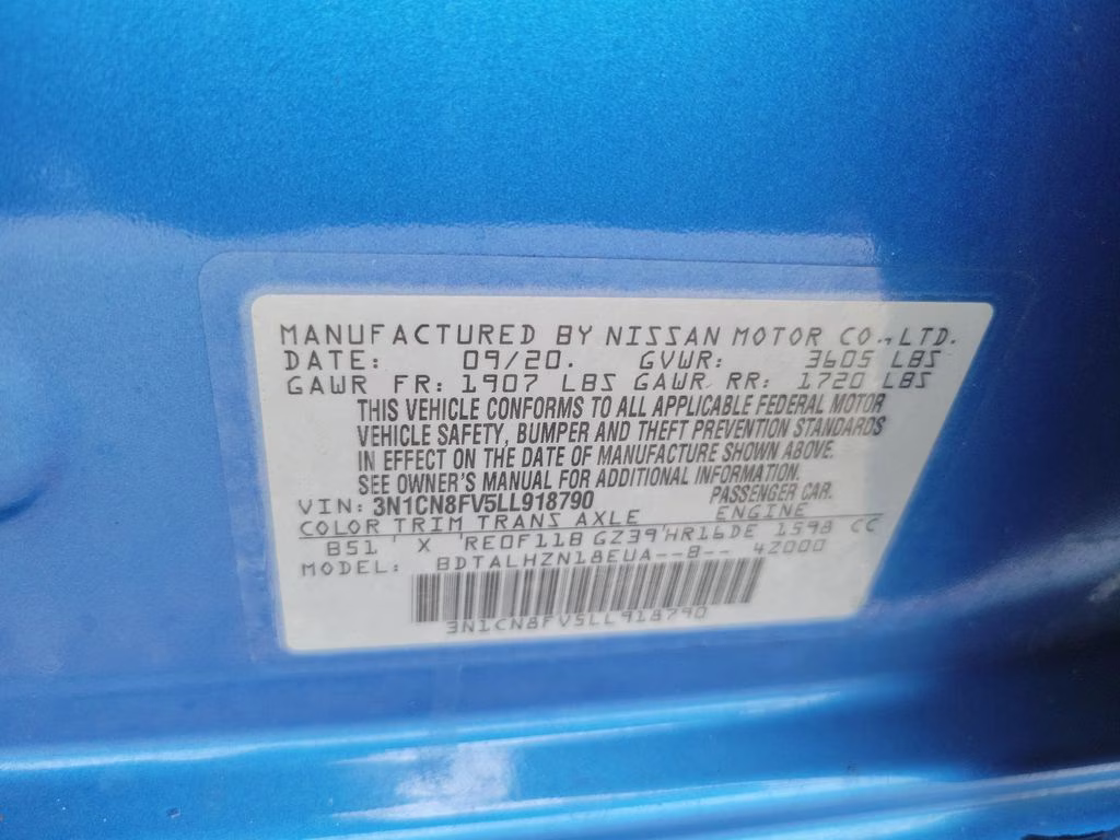 2020 Electric Blue Metallic Nissan Versa 1.6 SR FWD Sedan