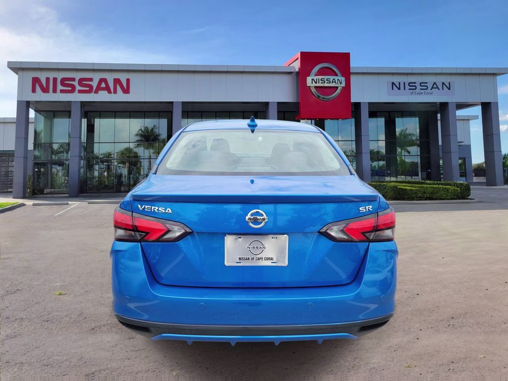 2020 Electric Blue Metallic Nissan Versa 1.6 SR FWD Sedan