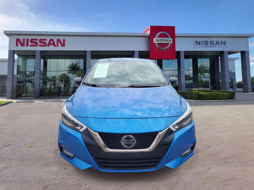 2020 Electric Blue Metallic Nissan Versa 1.6 SR FWD Sedan