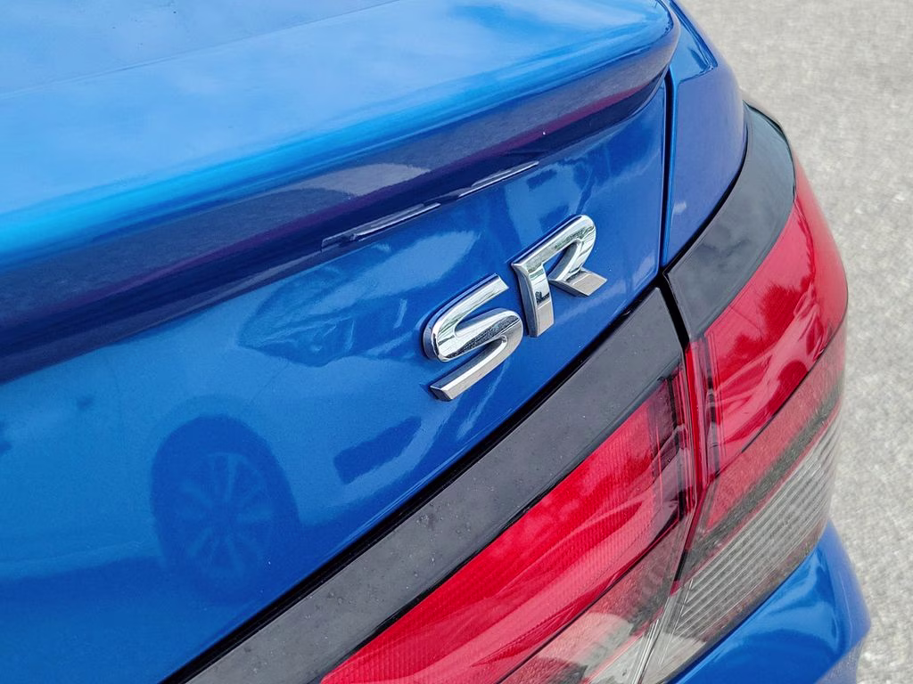 2020 Electric Blue Metallic Nissan Versa 1.6 SR FWD Sedan