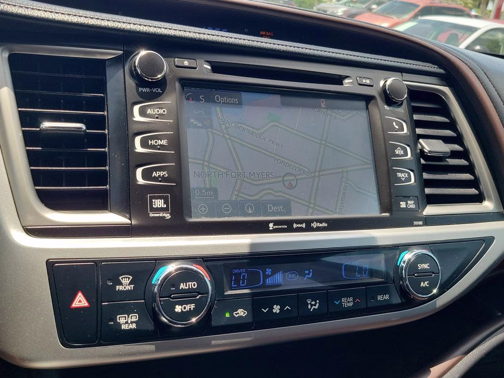 2018 Blizzard Pearl Toyota Highlander Limited FWD SUV