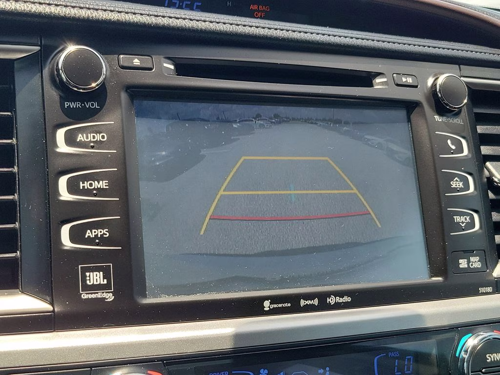 2018 Blizzard Pearl Toyota Highlander Limited FWD SUV