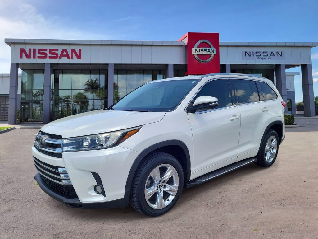 2018 Blizzard Pearl Toyota Highlander Limited FWD SUV