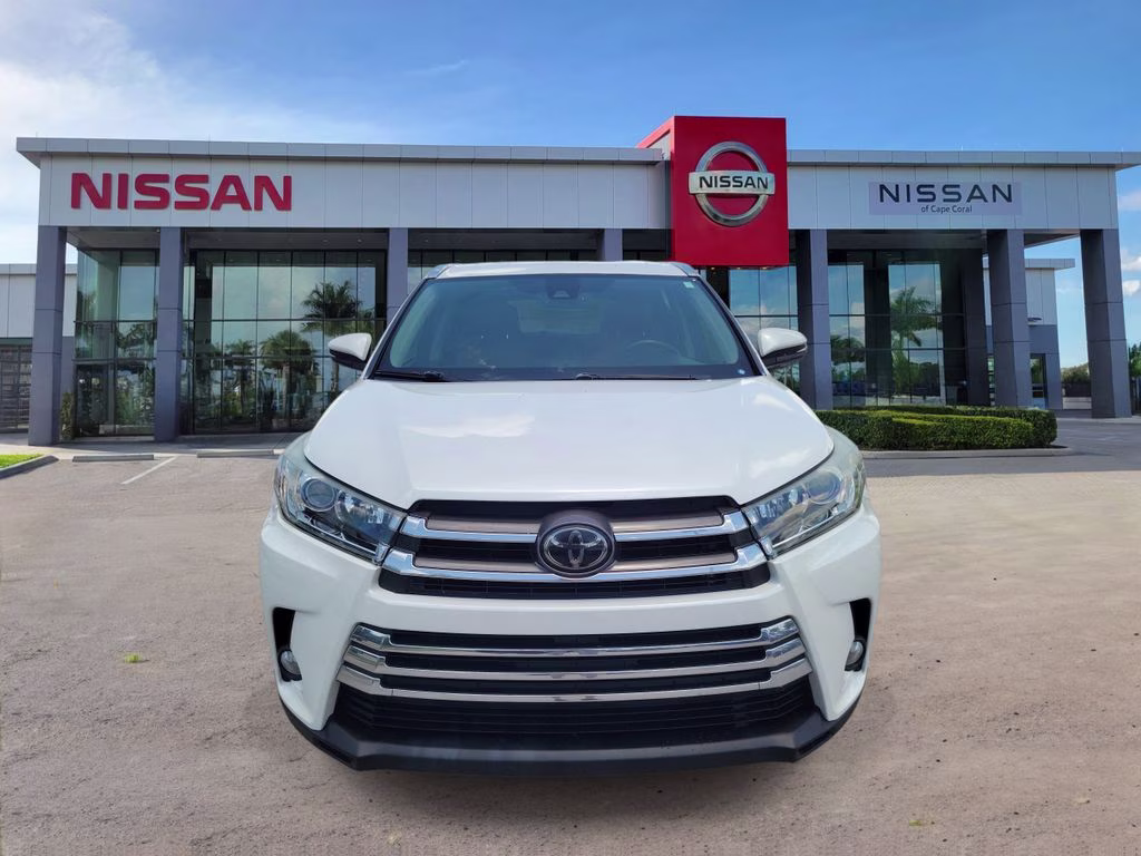 2018 Blizzard Pearl Toyota Highlander Limited FWD SUV