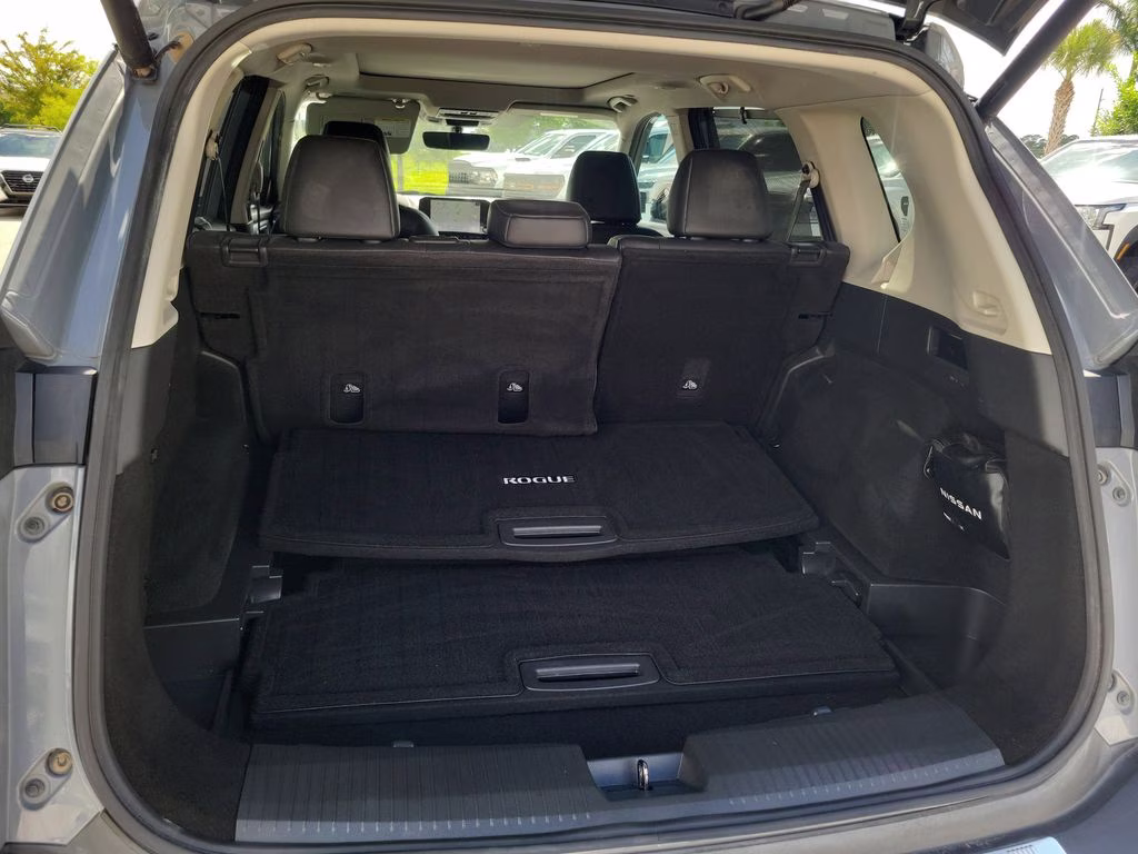 2022 Boulder Gray Pearl Nissan Rogue Platinum FWD SUV
