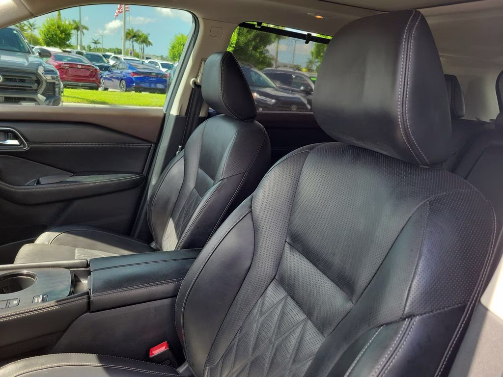 2022 Boulder Gray Pearl Nissan Rogue Platinum FWD SUV
