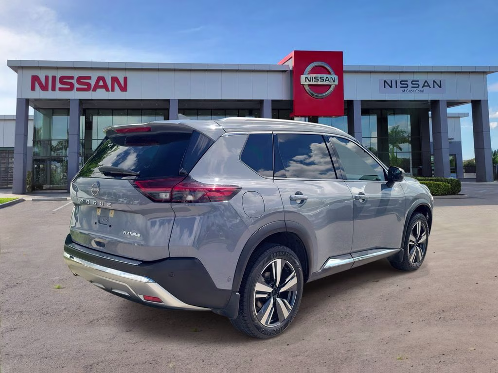 2022 Boulder Gray Pearl Nissan Rogue Platinum FWD SUV