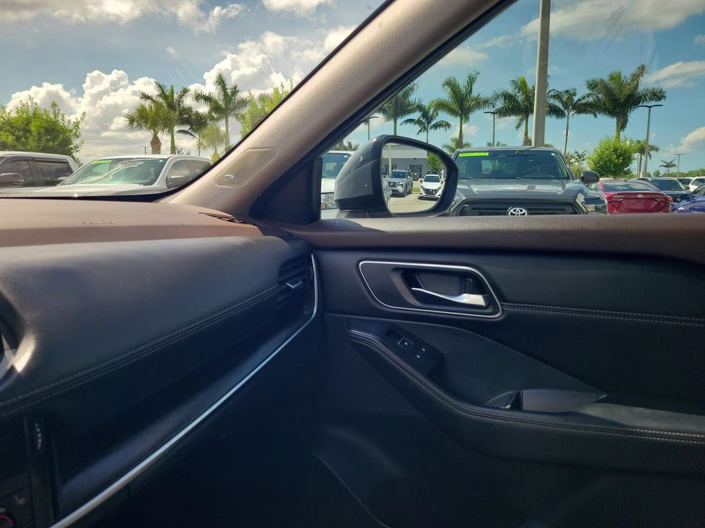 2022 Boulder Gray Pearl Nissan Rogue Platinum FWD SUV