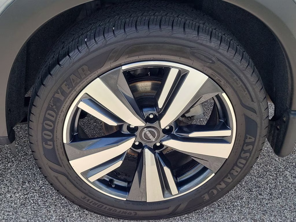 2022 Boulder Gray Pearl Nissan Rogue Platinum FWD SUV