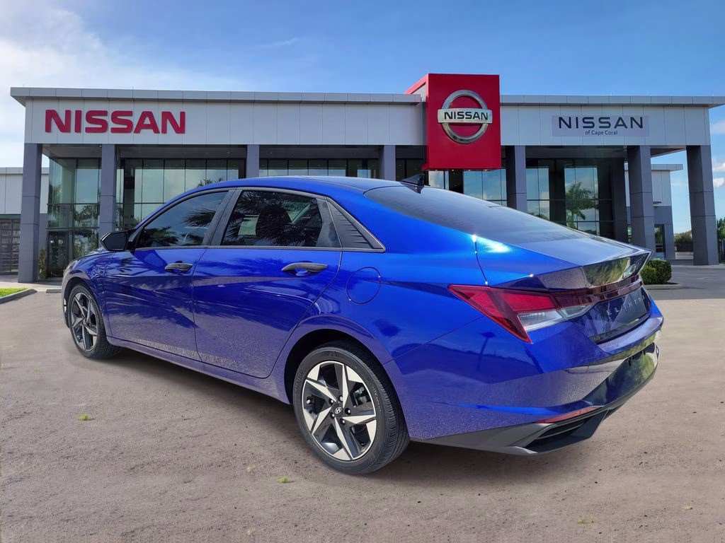 2023 Intense Blue Hyundai Elantra SEL FWD Sedan