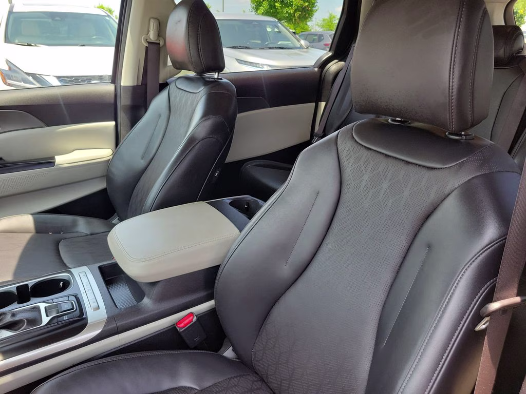 2024 Panthera Metal Kia Carnival LX FWD Van