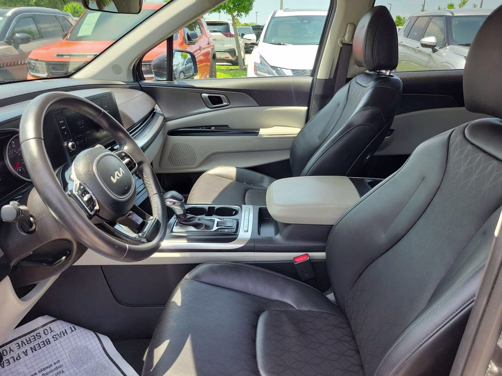 2024 Panthera Metal Kia Carnival LX FWD Van
