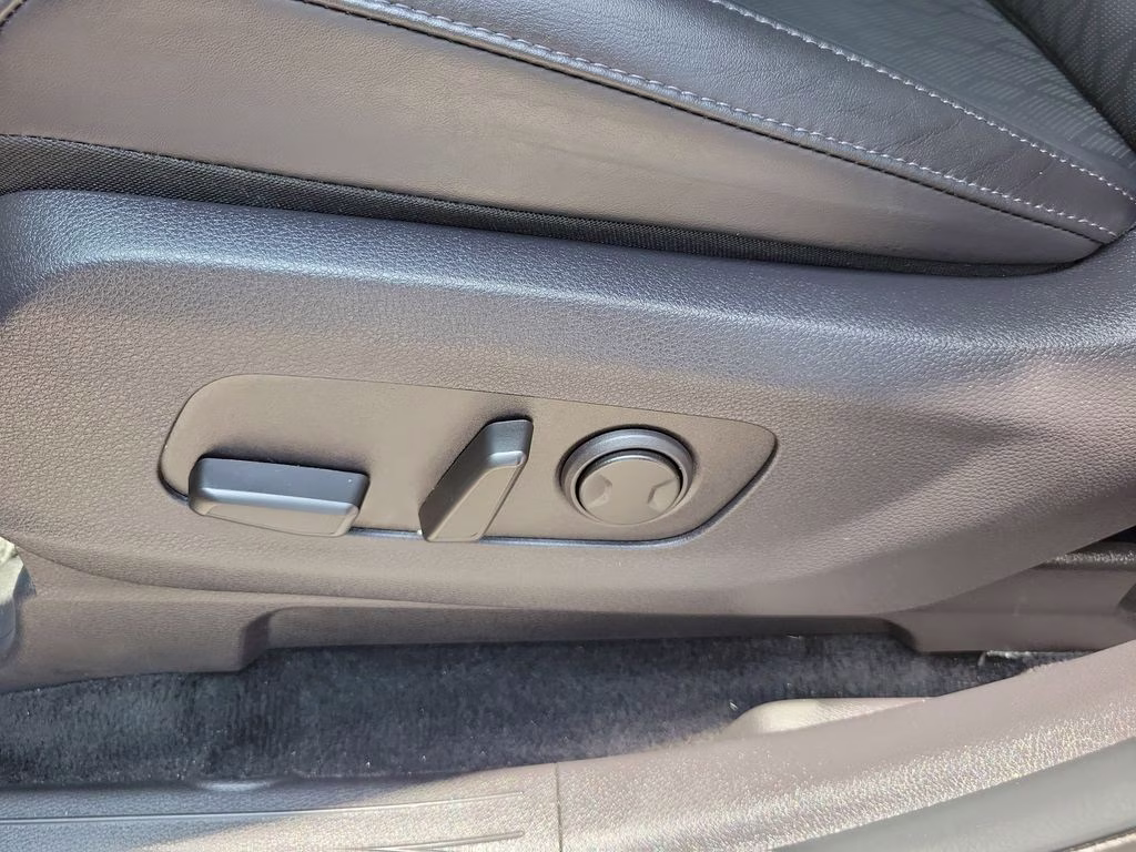 2024 Panthera Metal Kia Carnival LX FWD Van