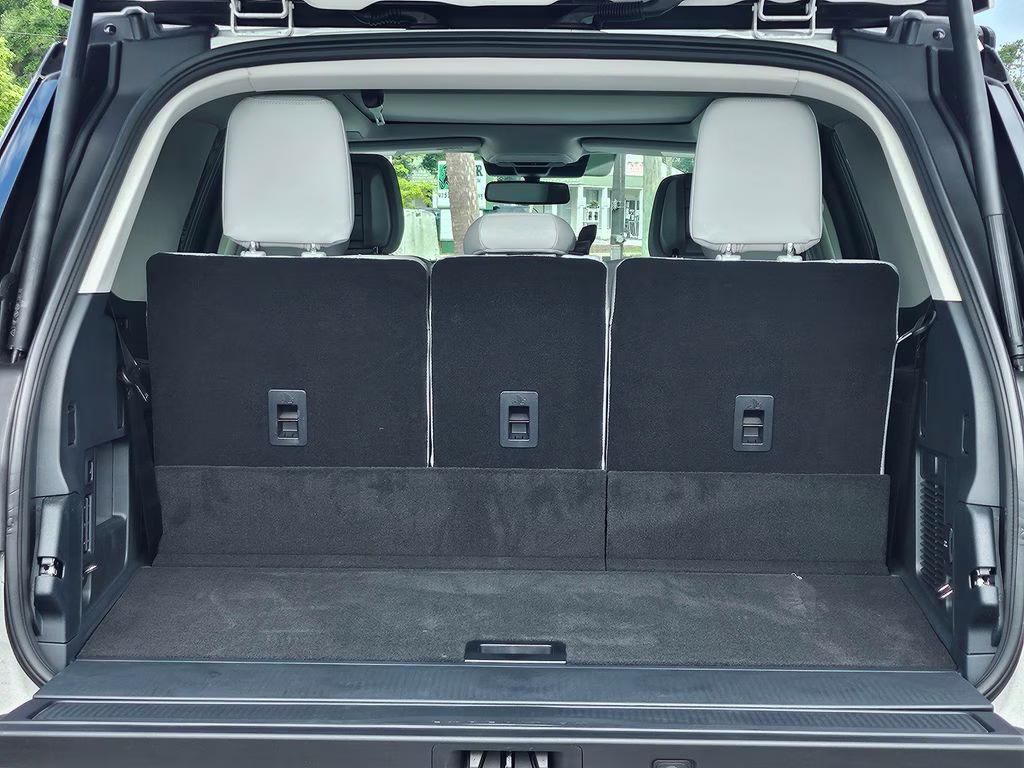 2026 Star White Metallic Tri-Coat Ford Expedition Platinum 4X4 SUV