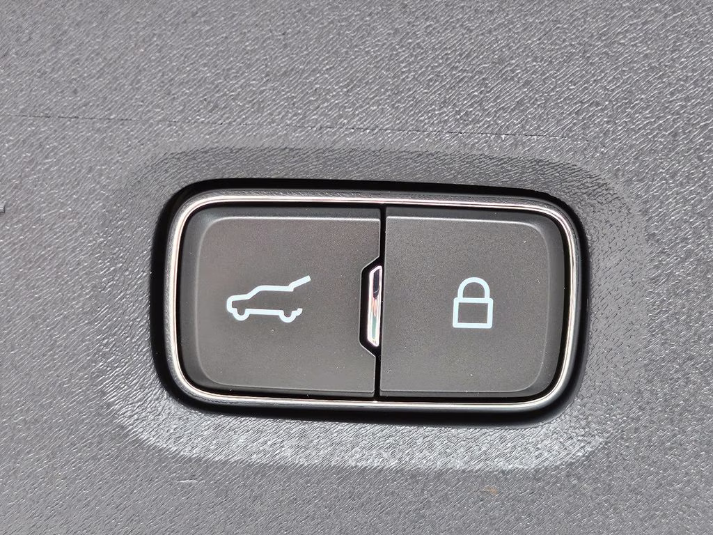 2026 Star White Metallic Tri-Coat Ford Expedition Platinum 4X4 SUV