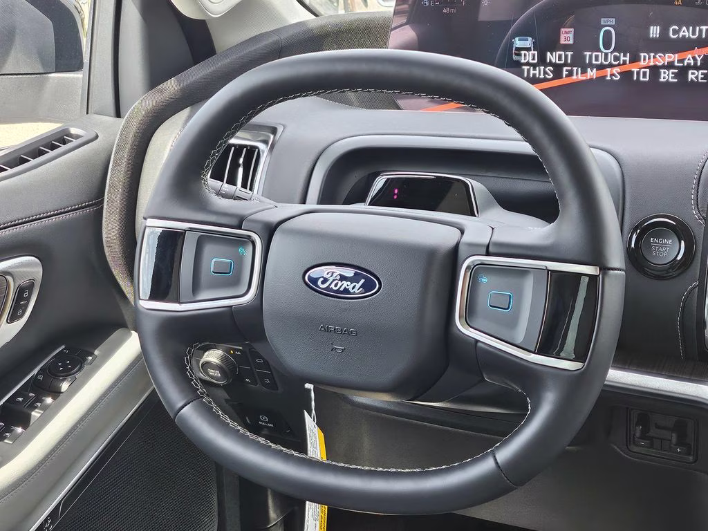 2026 Star White Metallic Tri-Coat Ford Expedition Platinum 4X4 SUV