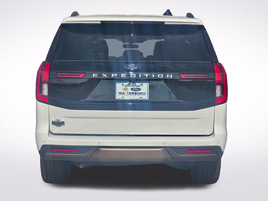 2026 Star White Metallic Tri-Coat Ford Expedition King Ranch 4X4 SUV