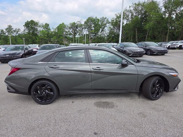 2026 Amazon Gray Hyundai Elantra SEL Sport FWD Sedan