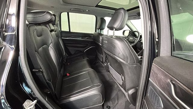 2024 Diamond Black Crystal Pearlcoat Jeep Grand Cherokee 4xe 4X4 SUV