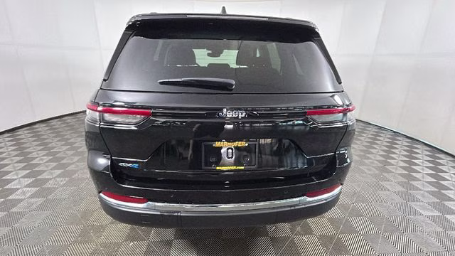2024 Diamond Black Crystal Pearlcoat Jeep Grand Cherokee 4xe 4X4 SUV