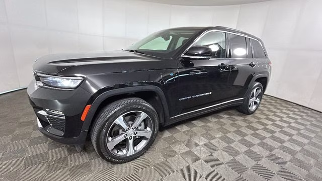 2024 Diamond Black Crystal Pearlcoat Jeep Grand Cherokee 4xe 4X4 SUV