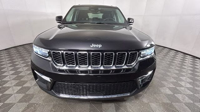 2024 Diamond Black Crystal Pearlcoat Jeep Grand Cherokee 4xe 4X4 SUV