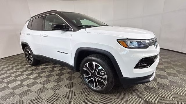 2023 Bright White Clearcoat Jeep Compass Limited 4X4 SUV