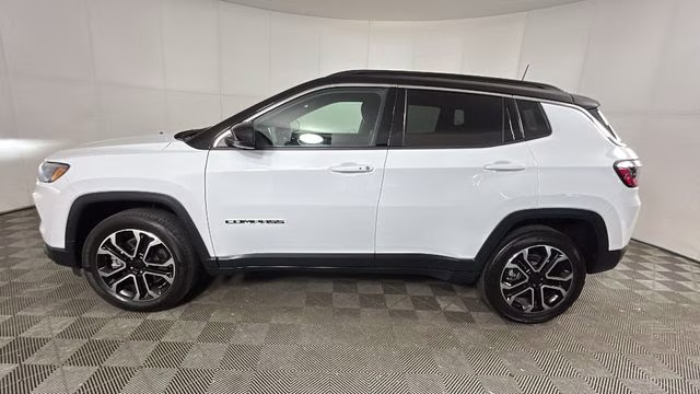 2023 Bright White Clearcoat Jeep Compass Limited 4X4 SUV