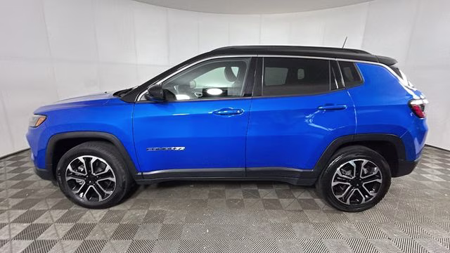 2024 Hydro Blue Pearlcoat Jeep Compass Limited 4X4 SUV