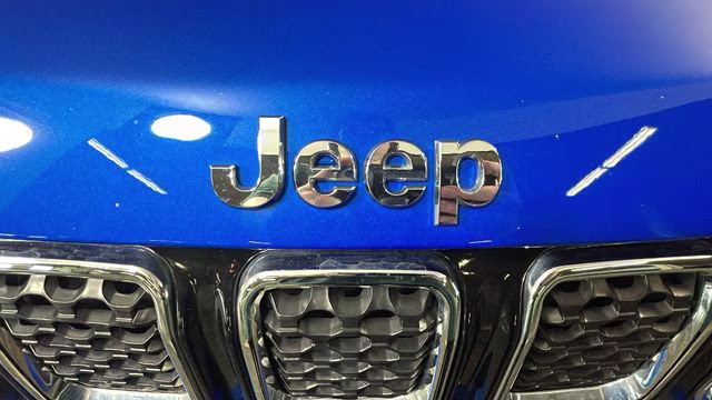 2024 Hydro Blue Pearlcoat Jeep Compass Limited 4X4 SUV
