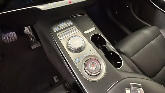 2025 Savile Silver Genesis GV70 2.5T AWD SUV