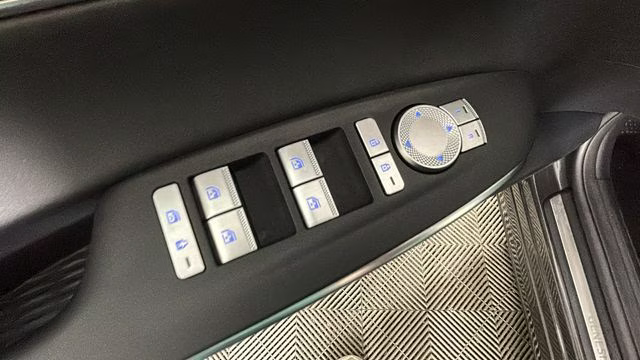 2025 Makalu Gray Genesis GV70 2.5T AWD SUV