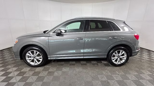 2024 Chronos Gray Metallic Audi Q3 Premium AWD SUV