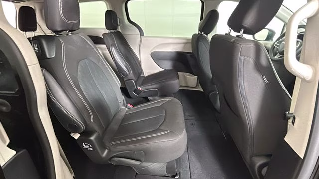 2024 Diamond Black Crystal Pearlcoat Chrysler Voyager LX FWD Van