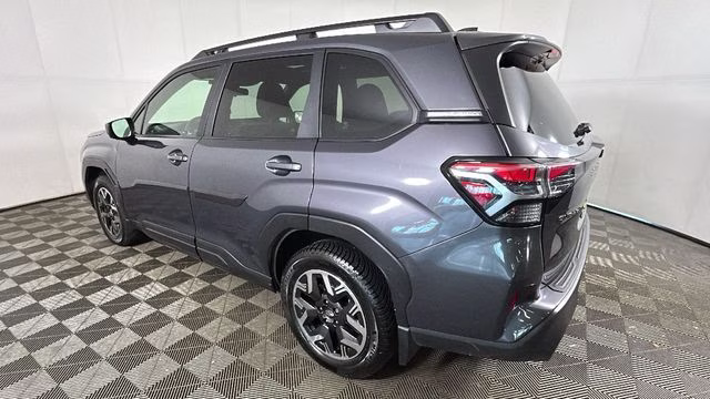 2025 Gray Metallic Subaru Forester Premium AWD SUV