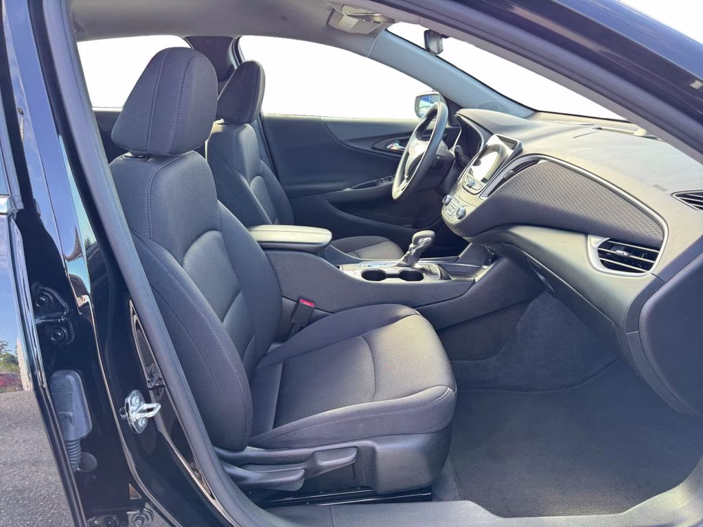 2024 Mosaic Black Metallic Chevrolet Malibu LT FWD Sedan