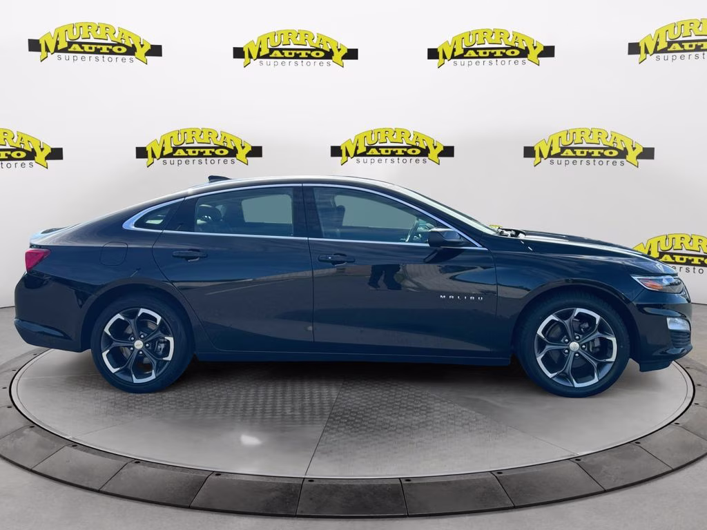 2024 Mosaic Black Metallic Chevrolet Malibu LT FWD Sedan