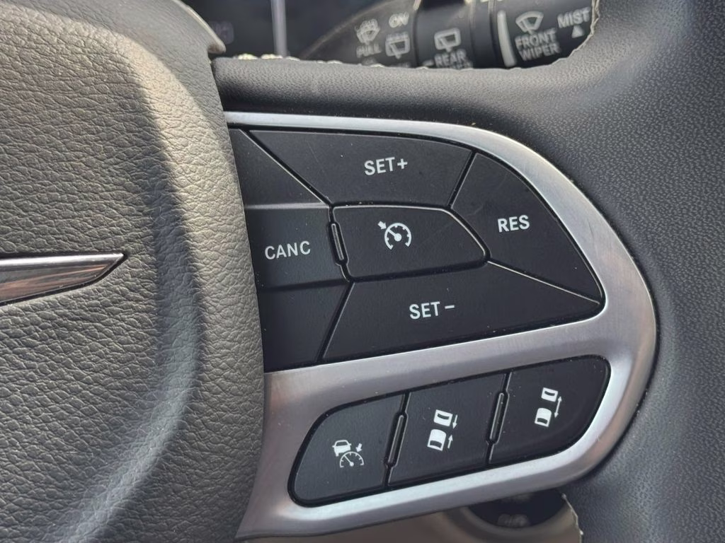 2023 Bright White Clearcoat Chrysler Pacifica Touring L FWD Van