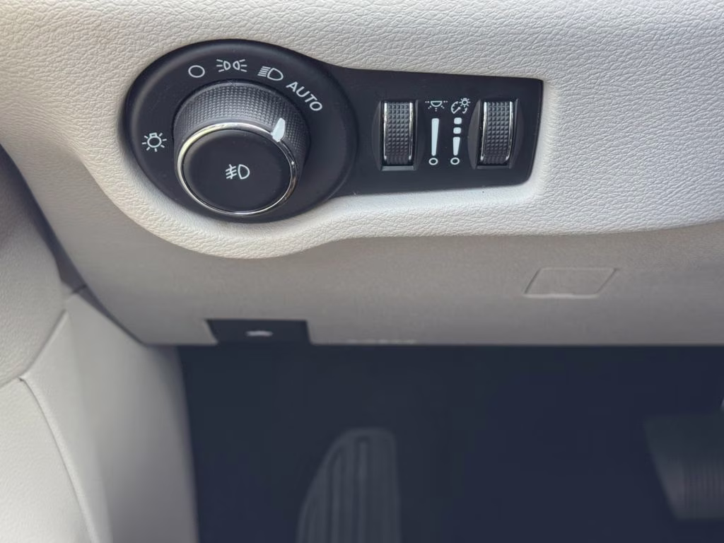2023 Bright White Clearcoat Chrysler Pacifica Touring L FWD Van