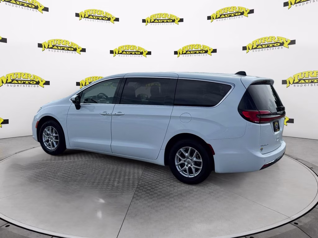2023 Bright White Clearcoat Chrysler Pacifica Touring L FWD Van
