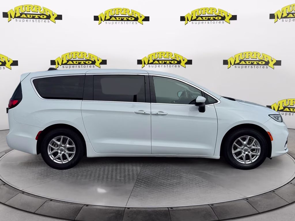 2023 Bright White Clearcoat Chrysler Pacifica Touring L FWD Van